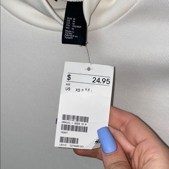 H&M turtle neck - Picture 2 of 2